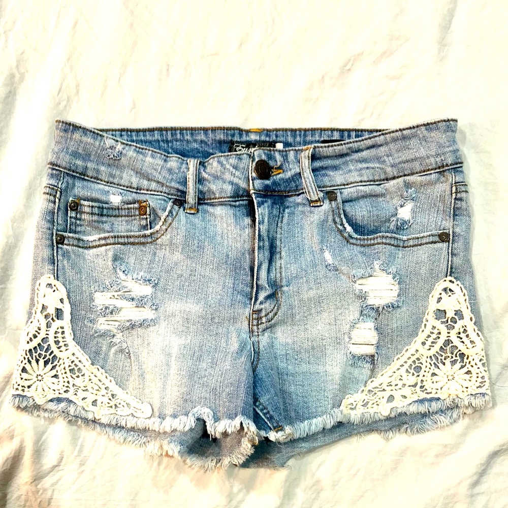 EUNINA Women’s/Juniors Denim Frayed Shorts Crochet Hem mid Rise Shortie Size L
